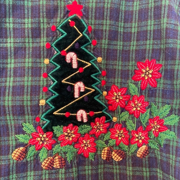 Casey & Max Women’s Large Plaid Felt Trees Button Down Ugly Christmas Shirt - Picture 2 of 4